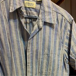 ST JOHNS BAY vintage button up. Great quality